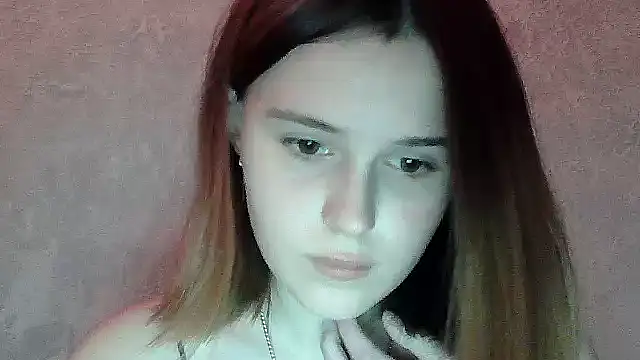 Snapshot of SweetLoraa chatting on 10.30.25 SweetLoraa online show from 10.30.25