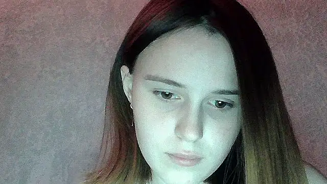 Snapshot of SweetLoraa chatting on 10.31.25 SweetLoraa online show from 10.31.25