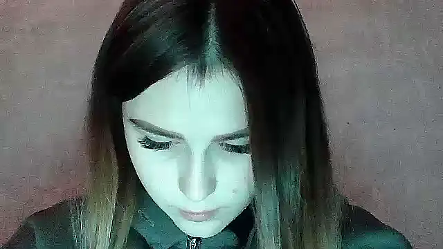 Snapshot of SweetLoraa chatting on 11.11.25 SweetLoraa online show from 11.11.25