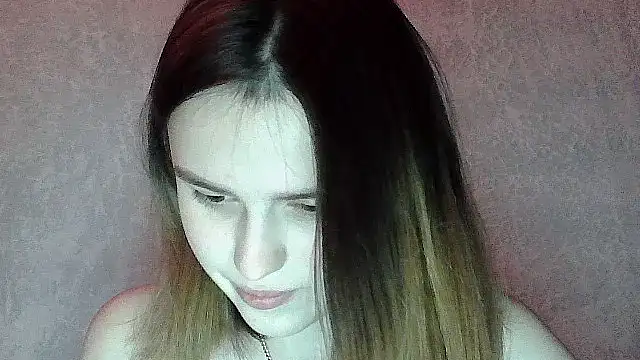 Snapshot of SweetLoraa chatting on 12.13.25 SweetLoraa online show from 12.13.25