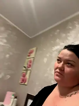 SunnyLeila2101 online show from 10.29.25