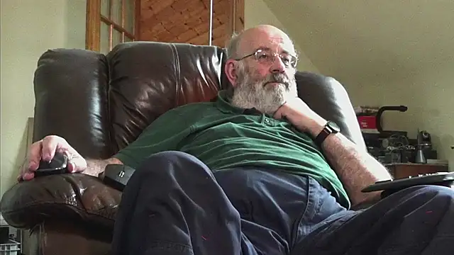 Snapshot of janzer13 chatting on 11.27.25 janzer13 online show from 11.27.25