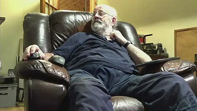 Snapshot of janzer13 chatting on 01.13.26 janzer13 online show from 01.13.26