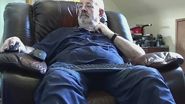 Snapshot of janzer13 chatting on 03.03.26 janzer13 online show from 03.03.26