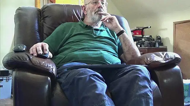 Snapshot of janzer13 chatting on 03.14.26 janzer13 online show from 03.14.26