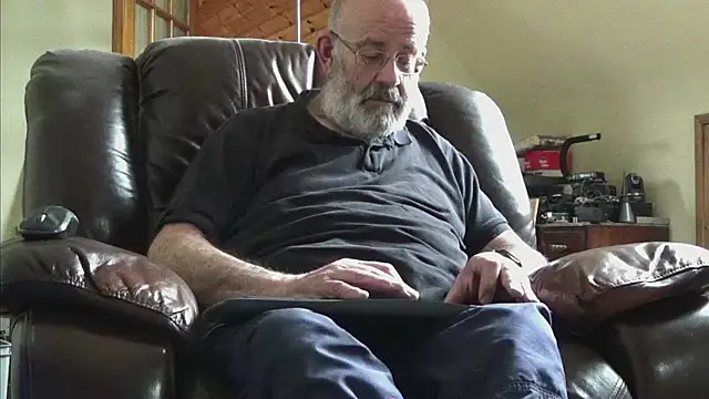 Snapshot of janzer13 chatting on 03.26.26 janzer13 online show from 03.26.26