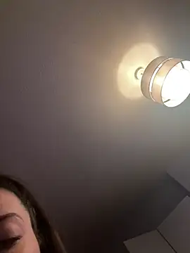 sexyBrunettex1 online show from 05.19.26