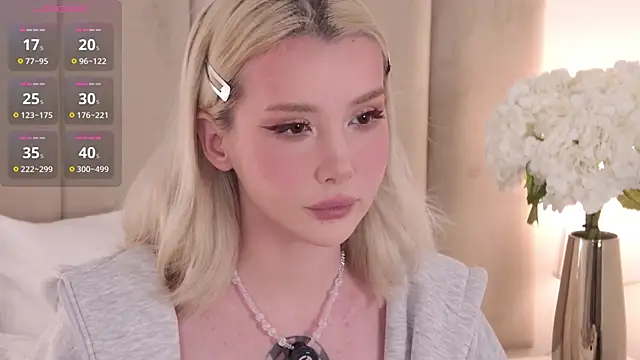 Snapshot of Nesolla chatting on 09.09.25 Nesolla online show from 09.09.25