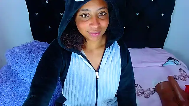 Snapshot of Gabi_Jhons_23 chatting on 12.14.25 Gabi Jhons 23 online show from 12.14.25