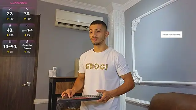 Snapshot of ArturoCardona_ chatting on 10.07.25 ArturoCardona online show from 10.07.25