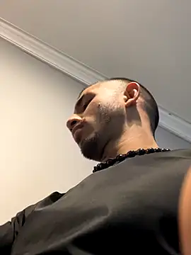 Snapshot of ArturoCardona_ chatting on 10.11.25 ArturoCardona online show from 10.11.25