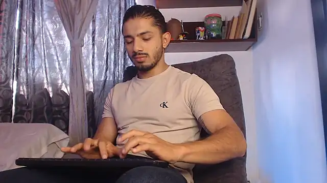 Snapshot of ArturoCardona_ chatting on 07.27.26 ArturoCardona online show from 07.27.26
