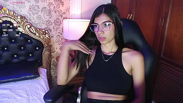 Lola Pierce online show from 09.25.25