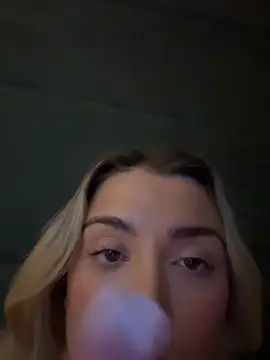 ellariverss online show from 09.17.25