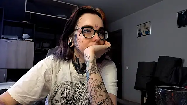 Snapshot of HighelikeGirl chatting on 09.10.25 HighelikeGirl online show from 09.10.25