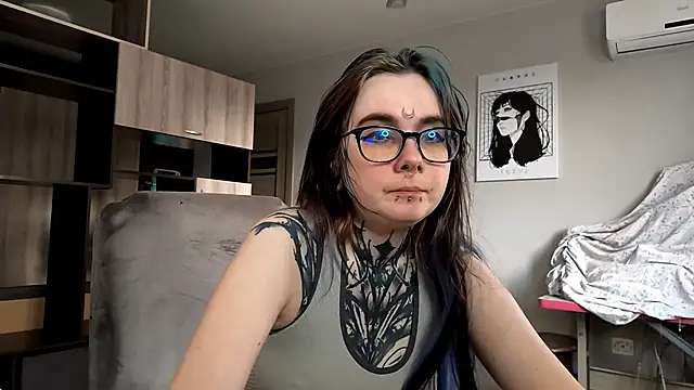 Snapshot of HighelikeGirl chatting on 11.08.25 HighelikeGirl online show from 11.08.25