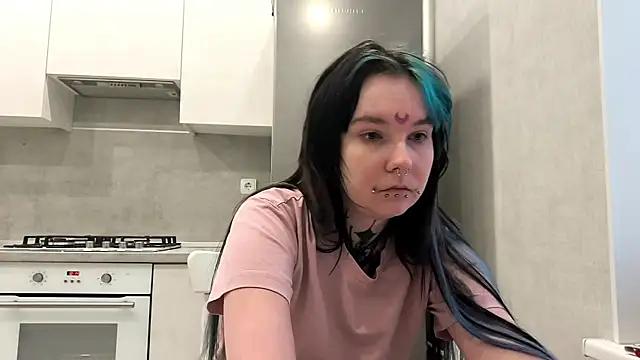 Snapshot of HighelikeGirl chatting on 01.12.26 HighelikeGirl online show from 01.12.26