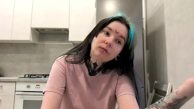 Snapshot of HighelikeGirl chatting on 01.15.26 HighelikeGirl online show from 01.15.26