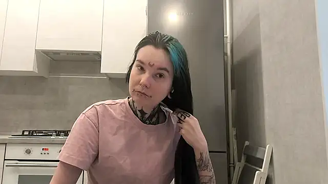 Snapshot of HighelikeGirl chatting on 01.18.26 HighelikeGirl online show from 01.18.26