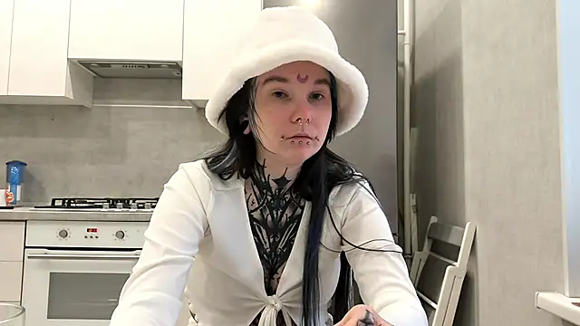 Snapshot of HighelikeGirl chatting on 01.19.26 HighelikeGirl online show from 01.19.26