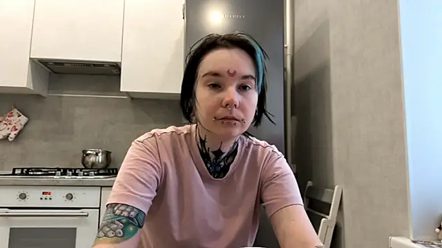 Snapshot of HighelikeGirl chatting on 02.17.26 HighelikeGirl online show from 02.17.26