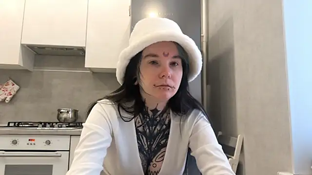 Snapshot of HighelikeGirl chatting on 02.19.26 HighelikeGirl online show from 02.19.26