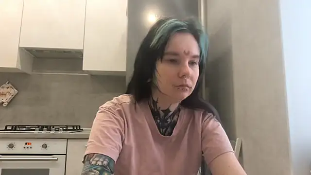 Snapshot of HighelikeGirl chatting on 02.26.26 HighelikeGirl online show from 02.26.26