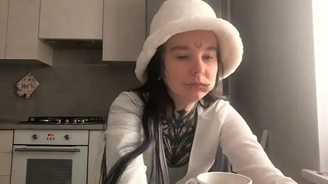 Snapshot of HighelikeGirl chatting on 02.27.26 HighelikeGirl online show from 02.27.26