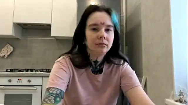 Snapshot of HighelikeGirl chatting on 03.09.26 HighelikeGirl online show from 03.09.26