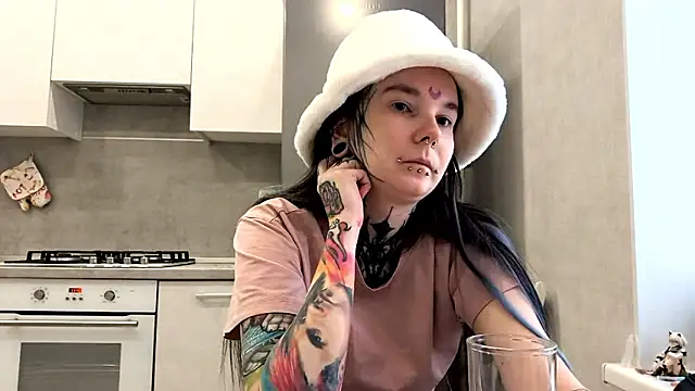 Snapshot of HighelikeGirl chatting on 03.17.26 HighelikeGirl online show from 03.17.26