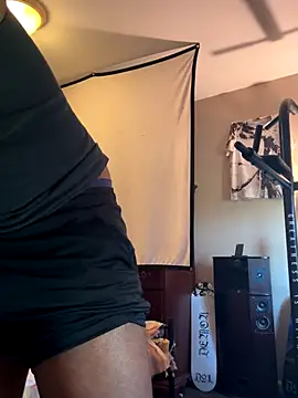 KeYBuMp323 online show from 10.10.25