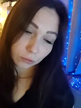 Snapshot of _San_Sara_ chatting on 12.18.25 San Sara online show from 12.18.25