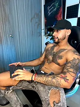 Snapshot of Nikola_Hank chatting on 09.17.25 Nikola Hank online show from 09.17.25