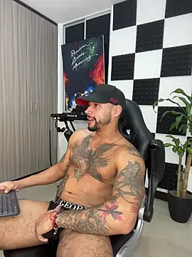 Snapshot of Nikola_Hank chatting on 10.12.25 Nikola Hank online show from 10.12.25