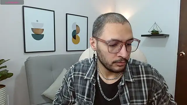   Damian    online show from 11.04.25