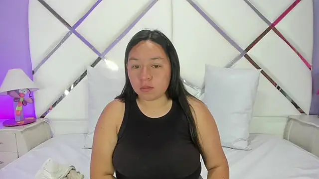 BellaRoux1 online show from 12.04.25