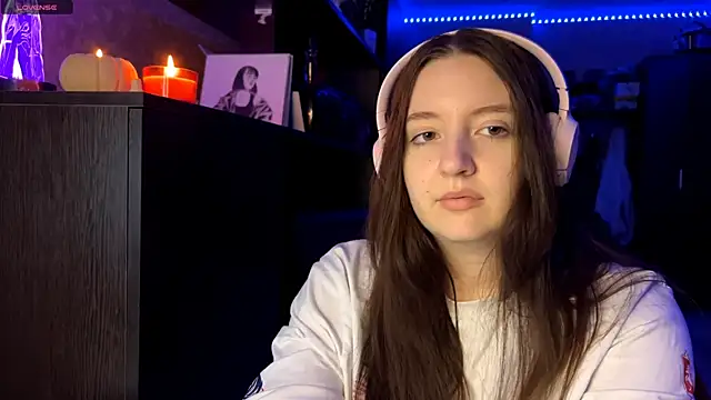 LauretteRagar online show from 10.28.25