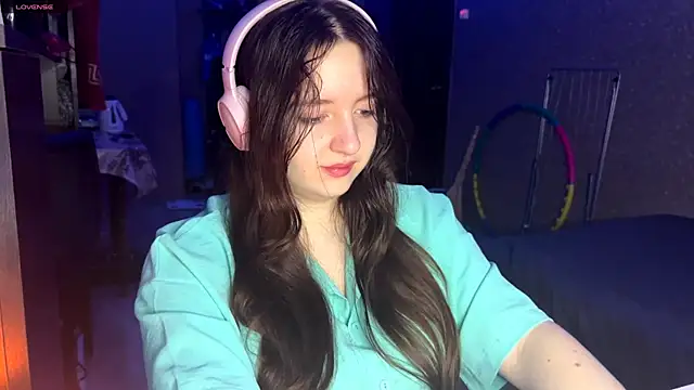 LauretteRagar online show from 11.06.25