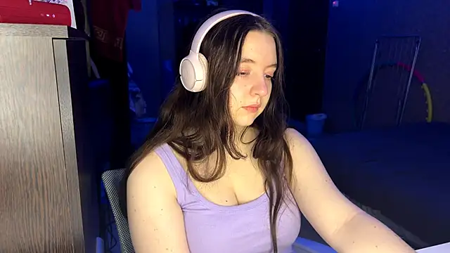 LauretteRagar online show from 12.15.25