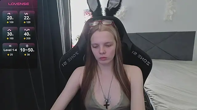 Luna Navy online show from 09.30.25