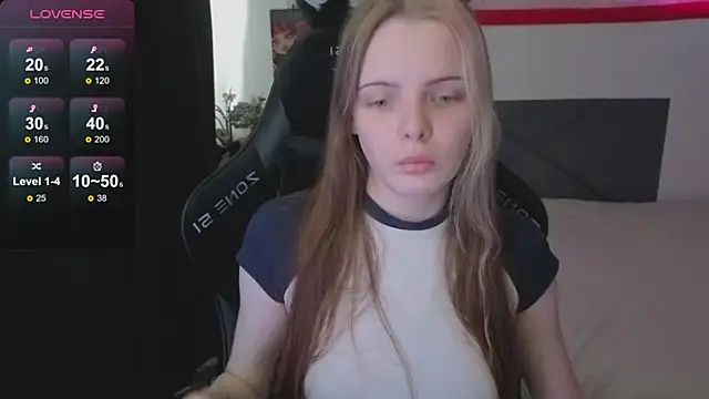 Luna Navy online show from 11.11.25