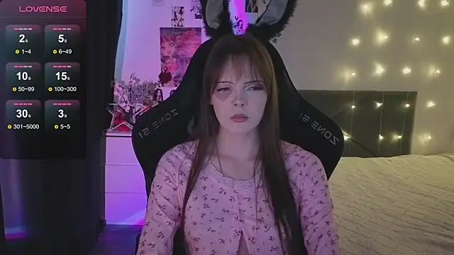 Luna Navy online show from 02.04.26