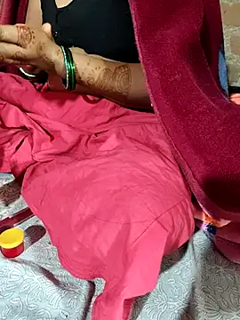 Snapshot of POOJACOUPLE chatting on 01.13.26 POOJACOUPLE online show from 01.13.26