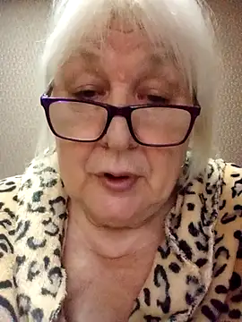 Alexia64231 online show from 11.30.25