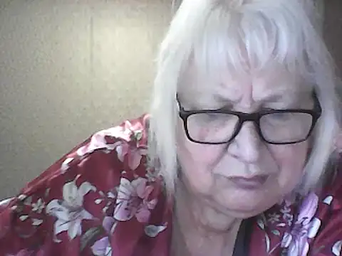 Alexia64231 online show from 04.15.26