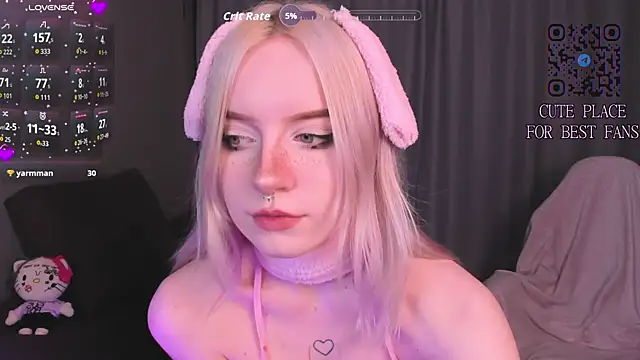 Snapshot of godlikegirlyy chatting on 06.23.26 godlikegirlyy online show from 06.23.26