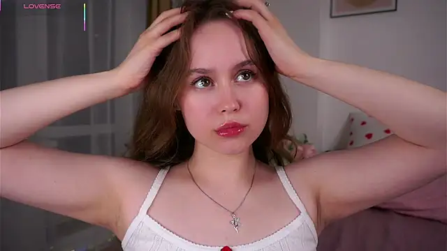 Snapshot of SusannaScholler chatting on 05.27.26 SusannaScholler online show from 05.27.26