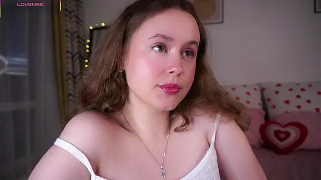 Snapshot of SusannaScholler chatting on 06.14.26 SusannaScholler online show from 06.14.26