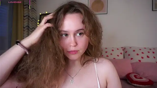 Snapshot of SusannaScholler chatting on 06.17.26 SusannaScholler online show from 06.17.26