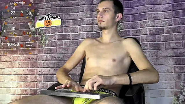 Snapshot of AxelMassimo chatting on 10.26.25 AxelMassimo online show from 10.26.25